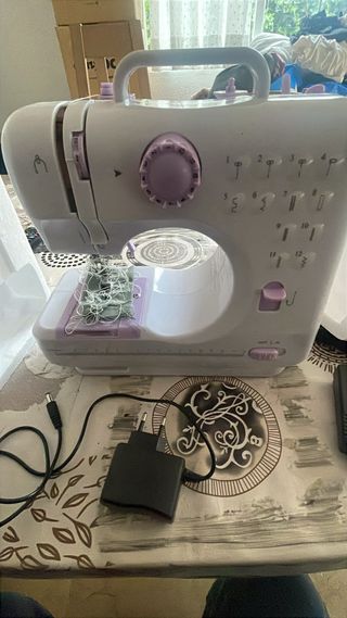 Máquina de coser con 12 puntadas