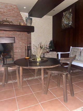 Mesa redonda madera + 3 sillas