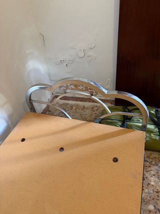 Cabeceros de metal plateado y/o cama completa