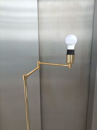 Lámpara de pie vintage dorada giratoria