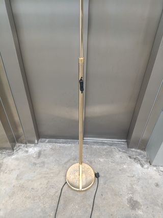 Lámpara de pie vintage dorada giratoria