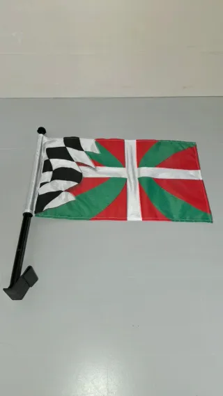 Banderas para coche fabricado en España LOTE 100
