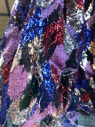 Bambola con vestito lungo e cappello