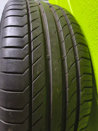 Llanta+Neumático 235x50x19 marca Continental.