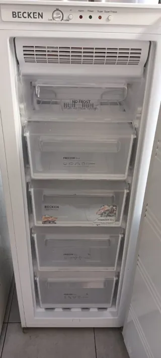 Congelador Vertical Becken No Frost A+