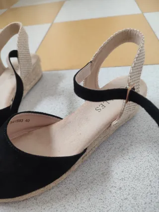 Alpargatas Beige y Negras