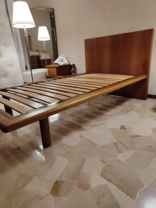 Bellissimo letto in legno massello