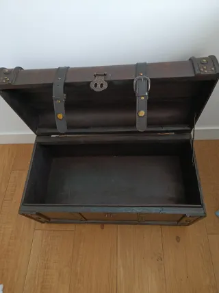 Baúl vintage madera y cuero