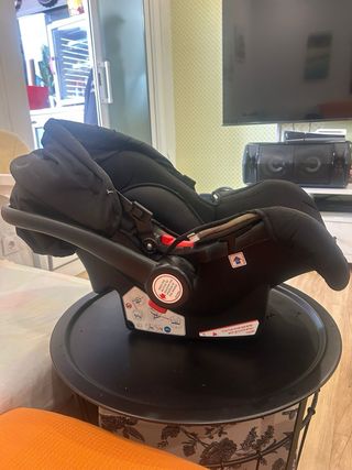 Carrito de bebé negro y dorado desde recien nacido