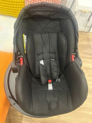 Carrito de bebé negro y dorado desde recien nacido