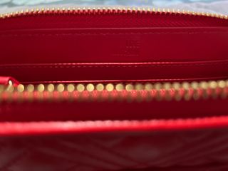 Cartera roja Love Moschino acolchada