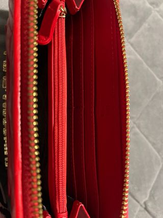 Cartera roja Love Moschino acolchada
