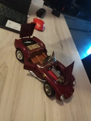Maqueta Ferrari testarosa 1958y Chevrolet corvette