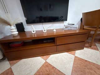 Mueble de madera para TV