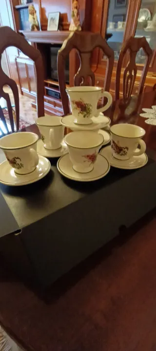 Tazas pequeñas para coleccionista  Están numeradas