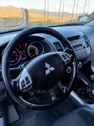 Mitsubishi Outlander 2010