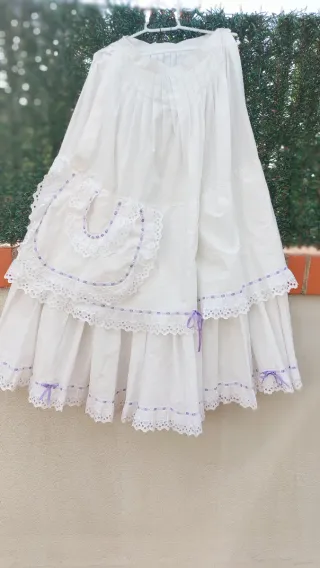 ENAGUA FALLERA CLASICA Y POLOLOS BLANCA LAZOS LILA