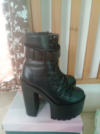 Botas negras tacón alto plataforma número 38