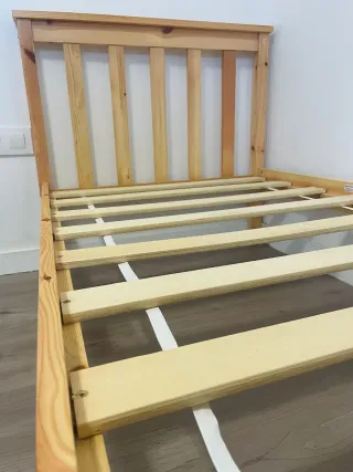 Cama infantil de madera