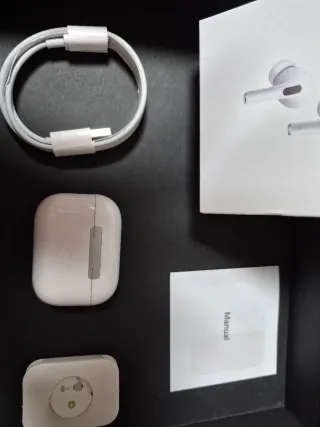 Auriculares inalámbricos nuevos con cable y almoha