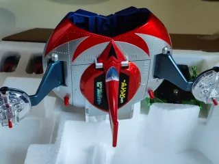 Super Robot Chogokin DX Grendizer & UFO Spazer
