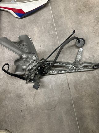 Estribera Derecha BMW 310R  Completa