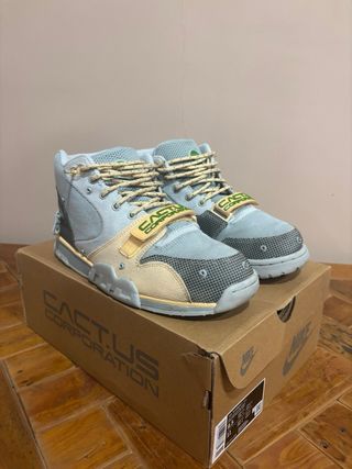 Nike Travis Trainer Talla 43