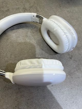 Cascos Inalámbricos + Cargador Incluido