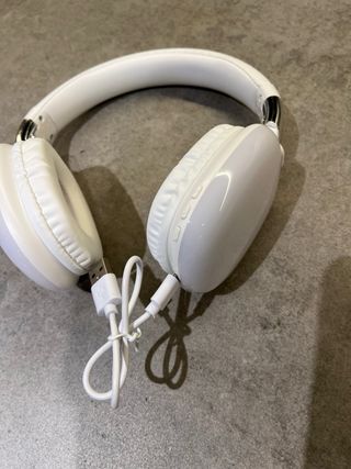 Cascos Inalámbricos + Cargador Incluido