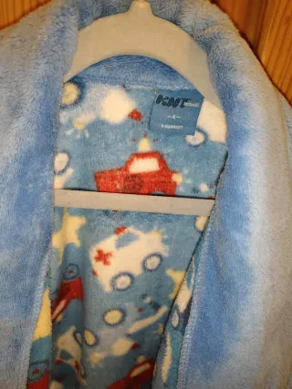 Bata infantil azul con coches para niño de 3-5 año