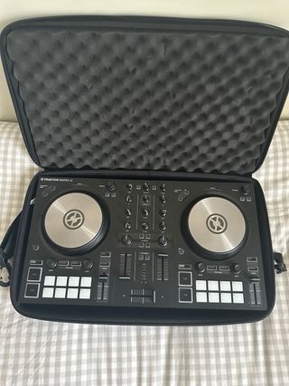 Controlador DJ Traktor Kontrol S2