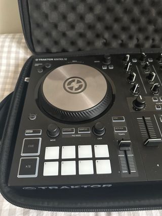 Controlador DJ Traktor Kontrol S2