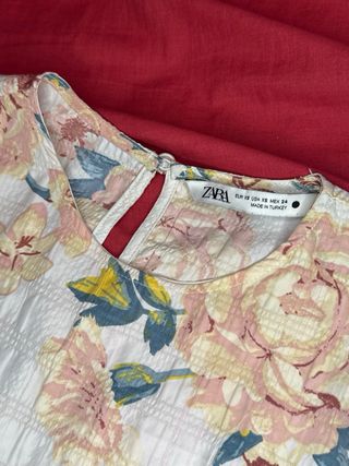 Vestido Zara floral blanco