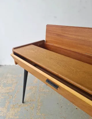 Mesa Auxiliar Mid Century Madera y Metal