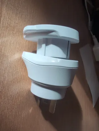 Adaptador de enchufe SKROSS 4 en 1