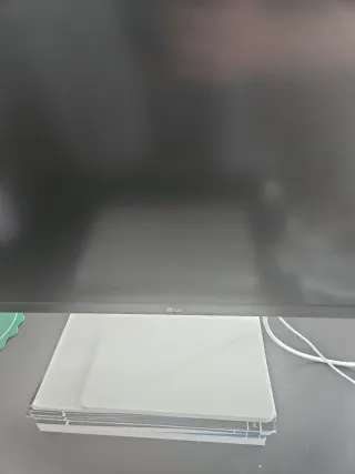 Monitor LG Nero e Bianco 4K Ultrafine 27 IPS UHD