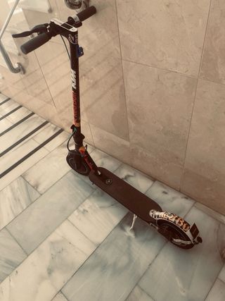 Patinete Eléctrico KTM Red Bull