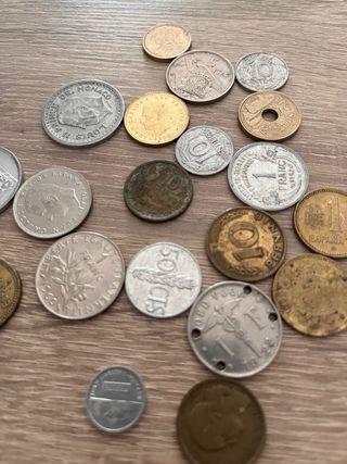 Lote de monedas antiguas: Pesetas y Francos
