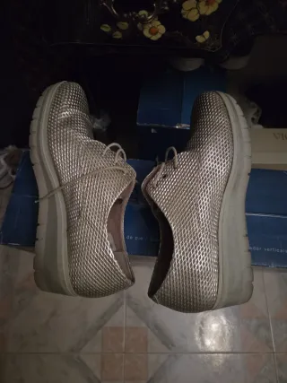 Zapatos Pitillos Dorados/Plateados Talla 40