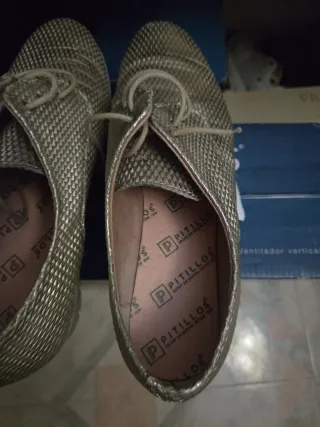 Zapatos Pitillos Dorados/Plateados Talla 40