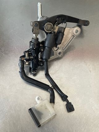 Estribera Derecha CBR650RAC 2025