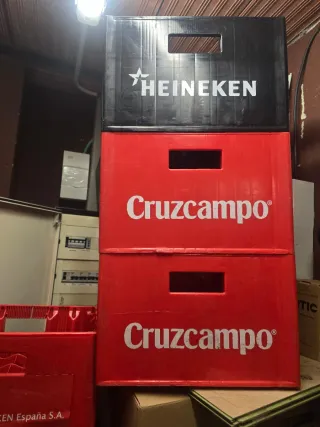 CAJAS DE TERCIOS DE CERVEZA