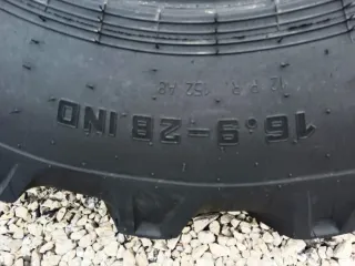 Neumático Industrial 16.9-28