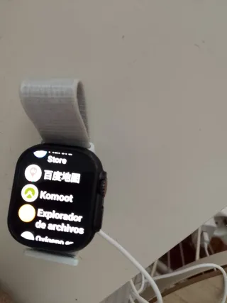 Smartwatch Hello Plum 4G con capacidad para SIM.