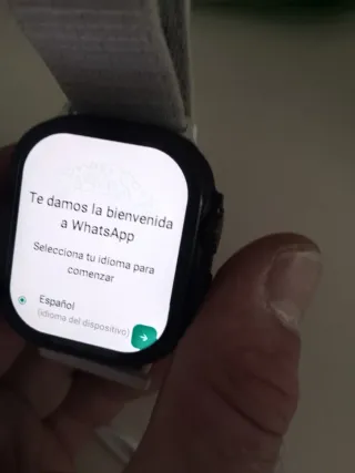 Smartwatch Hello Plum 4G con capacidad para SIM.