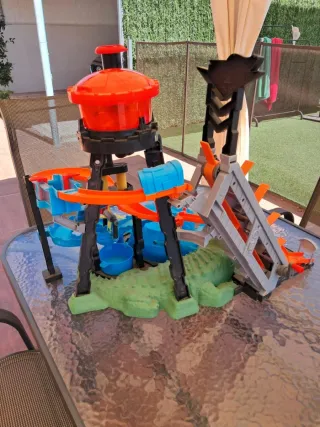 Hot Wheels Cocodrilo Destructor