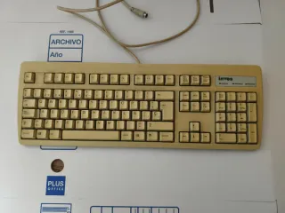 Teclado Vintage INVES - Conector PS/2 - Español