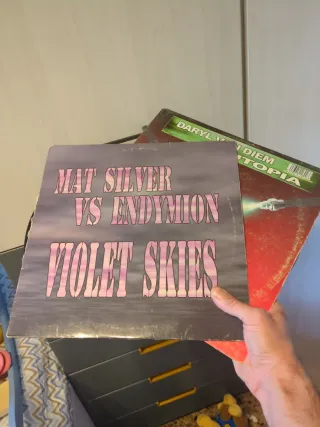 Pack Mat Silver vs Endymion Violet Skies