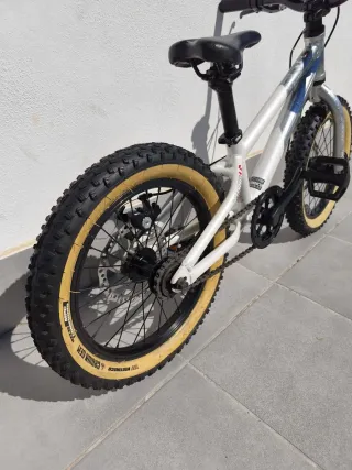 Bicicleta Commencal Ramones 16