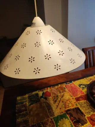 Lámpara de techo beige de metal